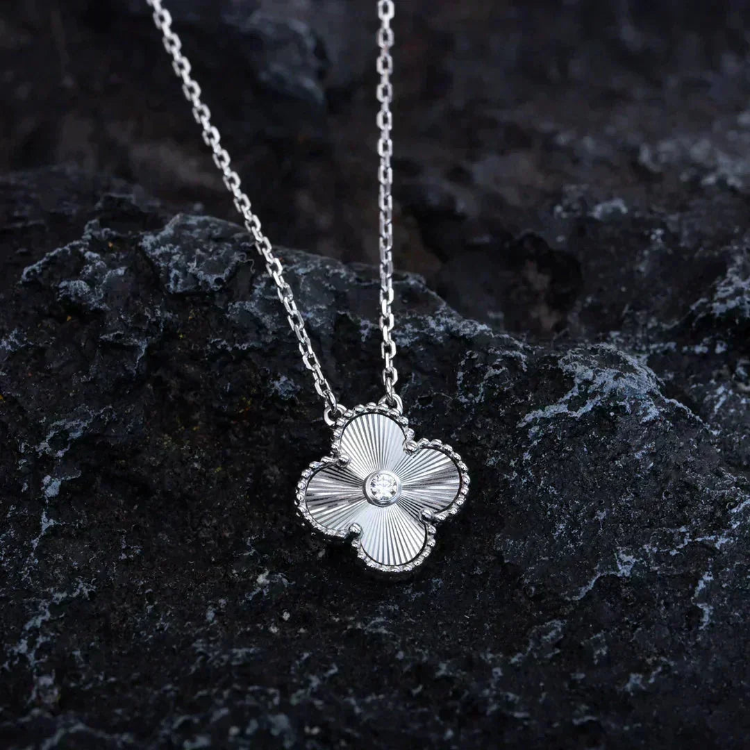 [Eterna Jewels]CLOVER  15MM DIAMOND LASER NECKLACE SILVER
