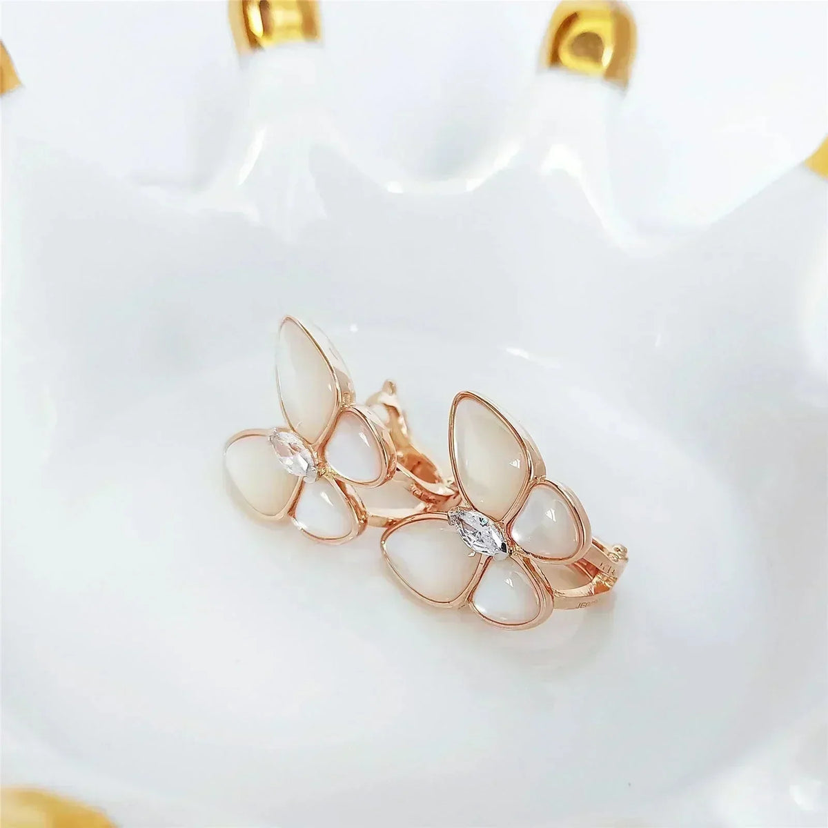 [Eterna Jewels]BUTTERFLY MOP DIAMOND EARRINGS