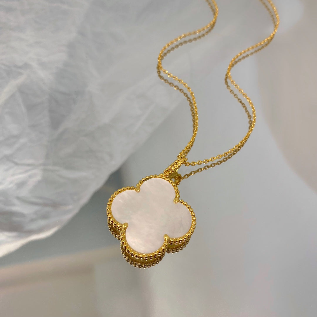 [Eterna Jewels]CLOVER 25MM MOP LARGE PENDANT NECKLACE