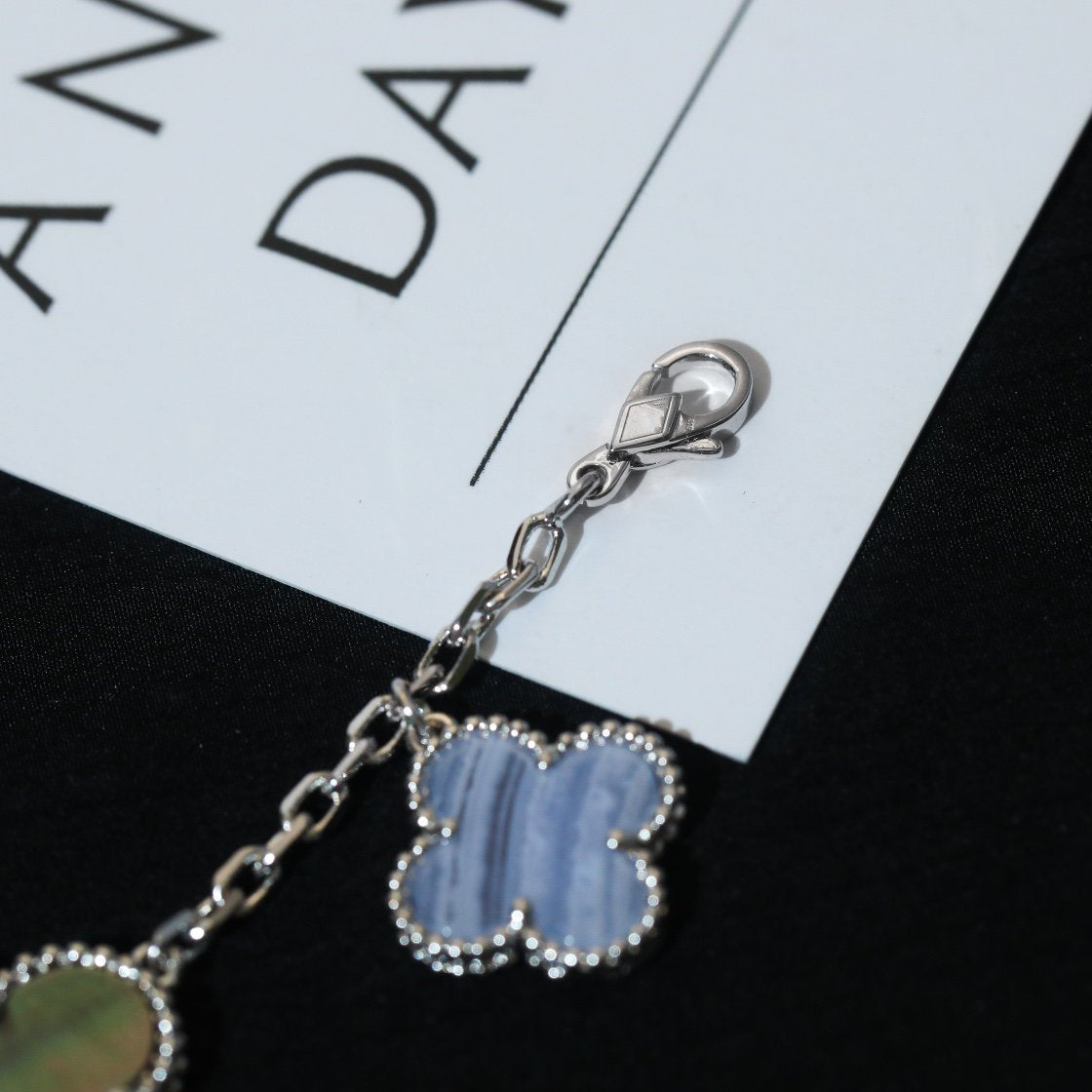 [Eterna Jewels]CLOVER BRACELET 5 MOTIFS MOP CHALCEDONY SILVER