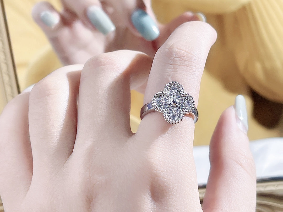 [Eterna Jewels]CLOVER DIAMOND RING
