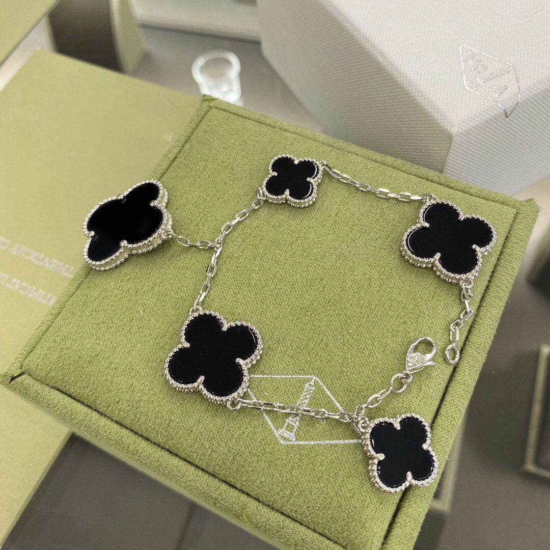 [Eterna Jewels]CLOVER 5 MOTIFS SIVLER ONYX BRACELET