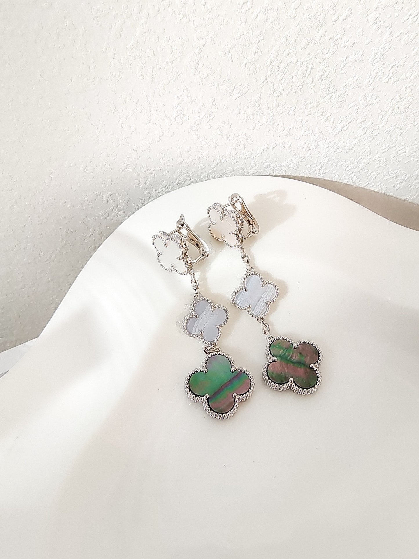 [Eterna Jewels]CLOVER 3 MOTIFS CHALCEDONY DARK MOP SILVER EARRINGS