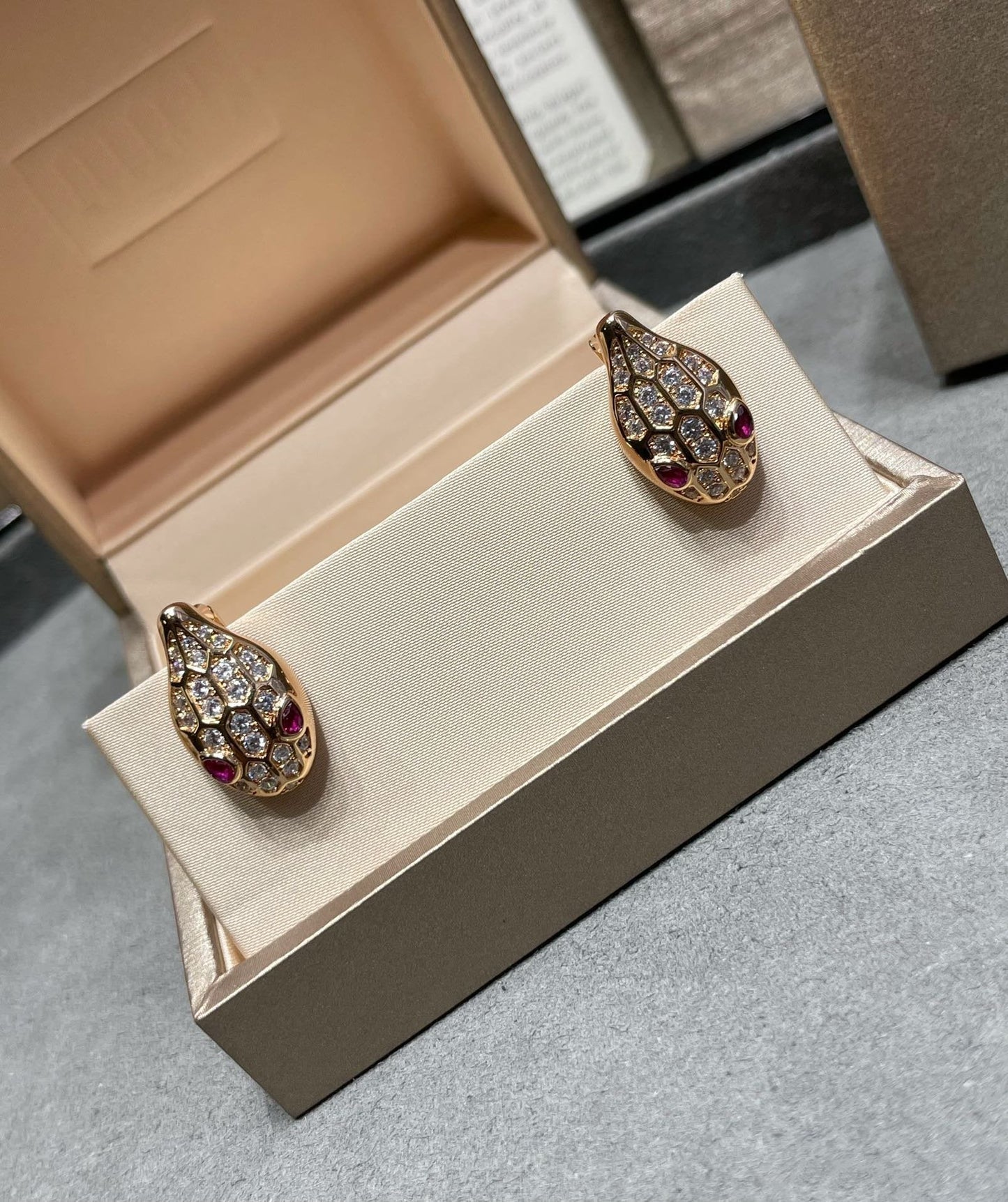 [Eterna Jewels]SERPENT DIAMOND STUD EARRINGS