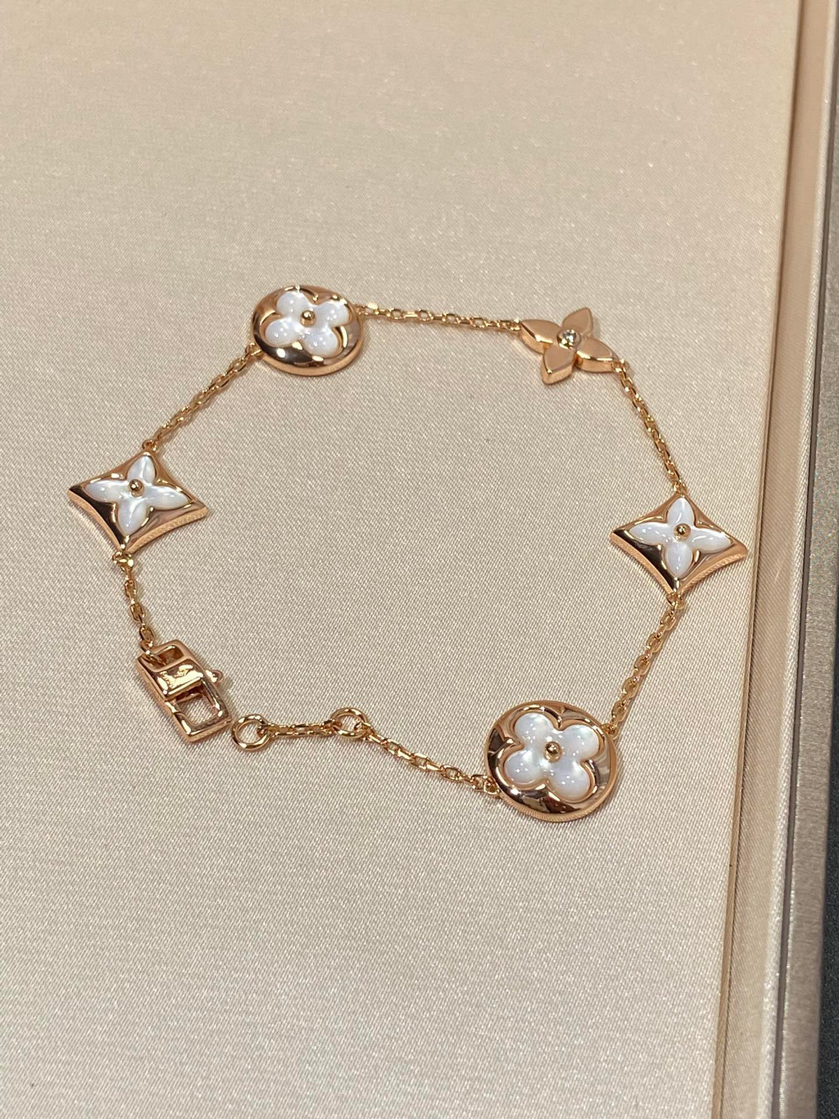 [Eterna Jewels]STAR AND SUN 5 MOTIF MOP PINK GOLD BRACELET