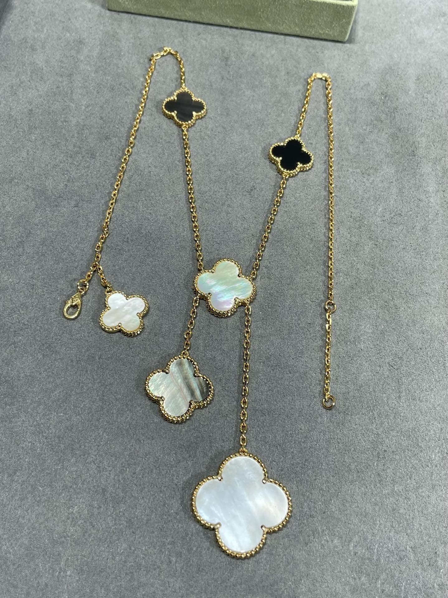 [Eterna Jewels]CLOVER 6 MOTIF MOP ONYX GOLD NECKLACE