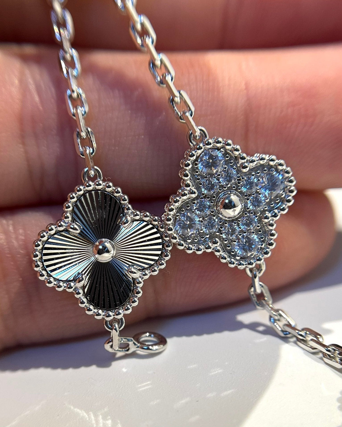 [Eterna Jewels] CLOVER 5 MOTIF LASER BRACELET COLLECTION