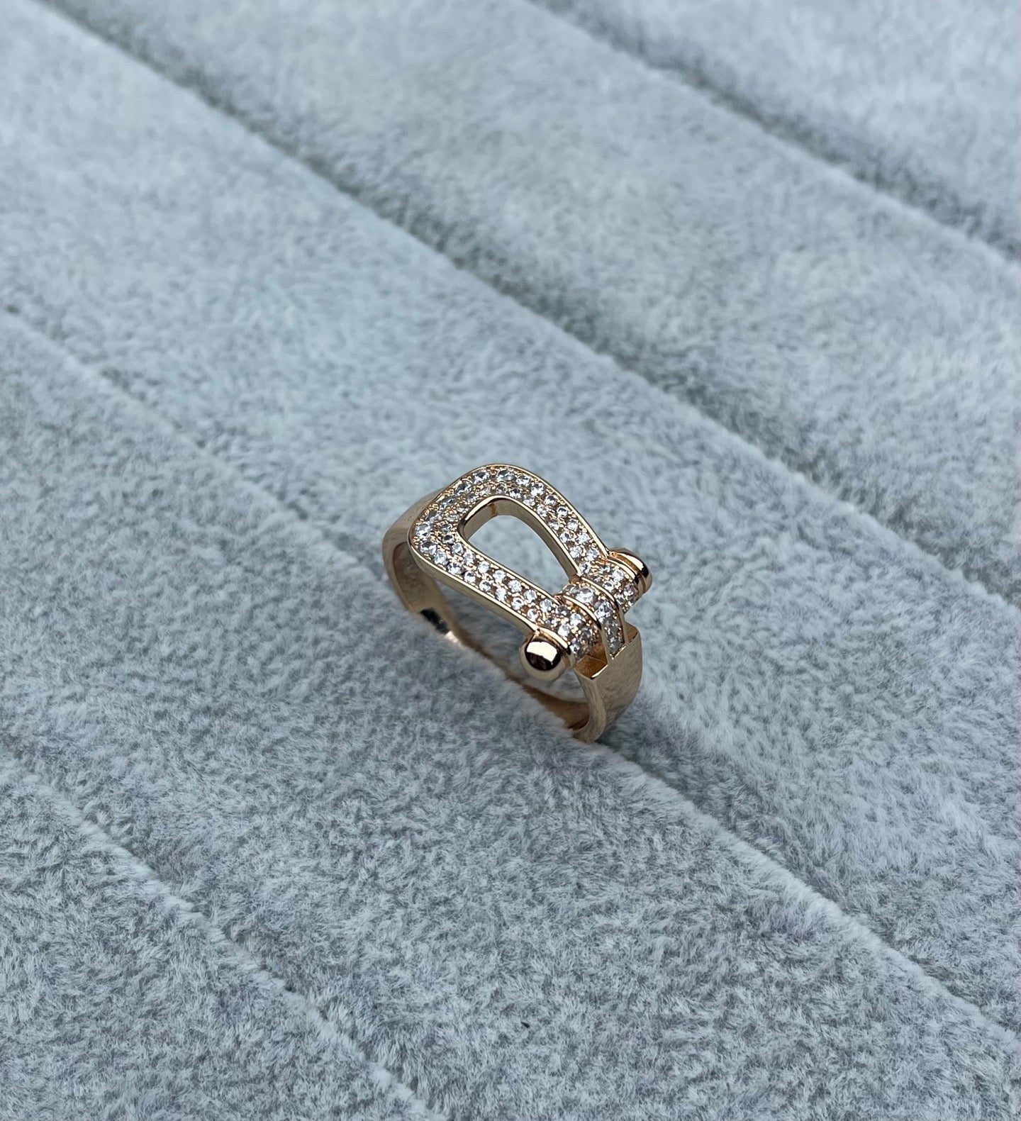 [Eterna Jewels]Wide Hoof-Shaped Diamond-Studded Ring