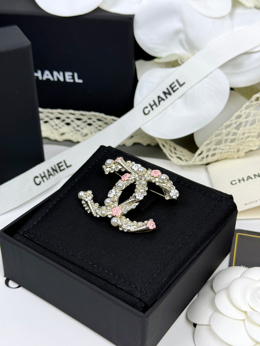 [Eterna Jewels]26C Pink-White Enamel Ice Cream Cone Double C Brooch