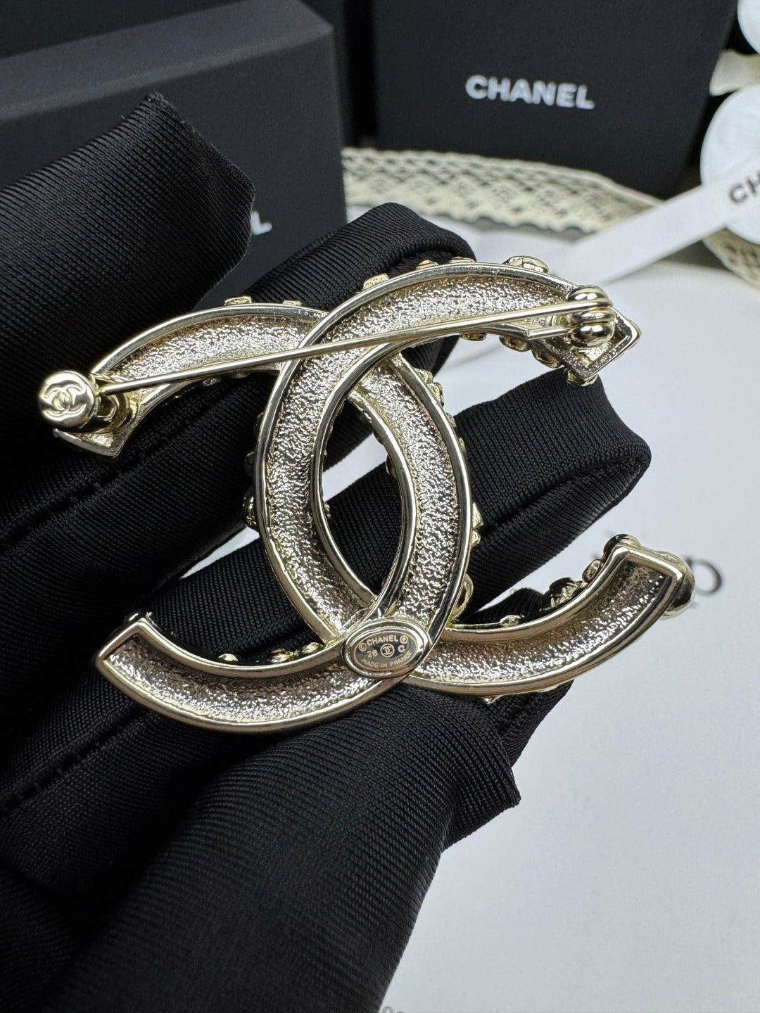 [Eterna Jewels]26C Pink-White Enamel Ice Cream Cone Double C Brooch