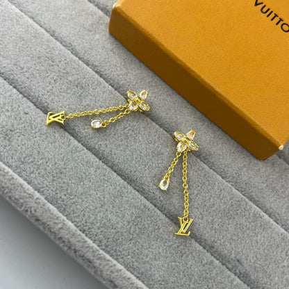 [Eterna Jewels]PLUM DIAMOND LETTER EARRINGS