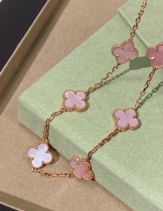 [Eterna Jewels Jewellery] Pink Necklace with Ten Clover Designs