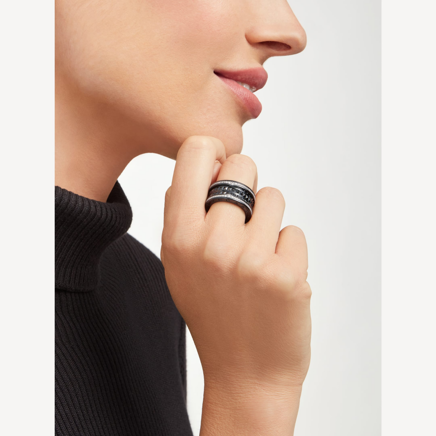 [Eterna Jewels]ZERO 1 ROCK FOUR-BAND BLACK CERAMIC WITH STUDDED SPIRAL AND PAVED DIAMONDS RING