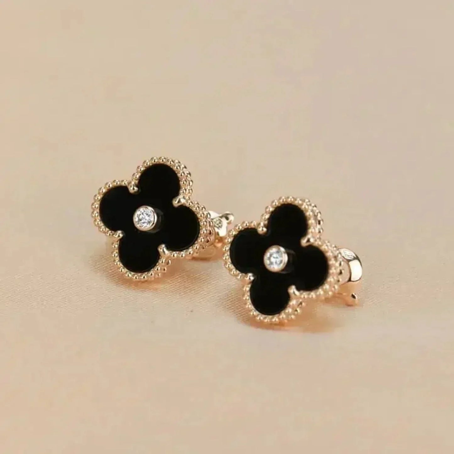 [Eterna Jewels]CLOVER MEDIUM 1 MOTIFS ONYX DIAMOND EARRINGS