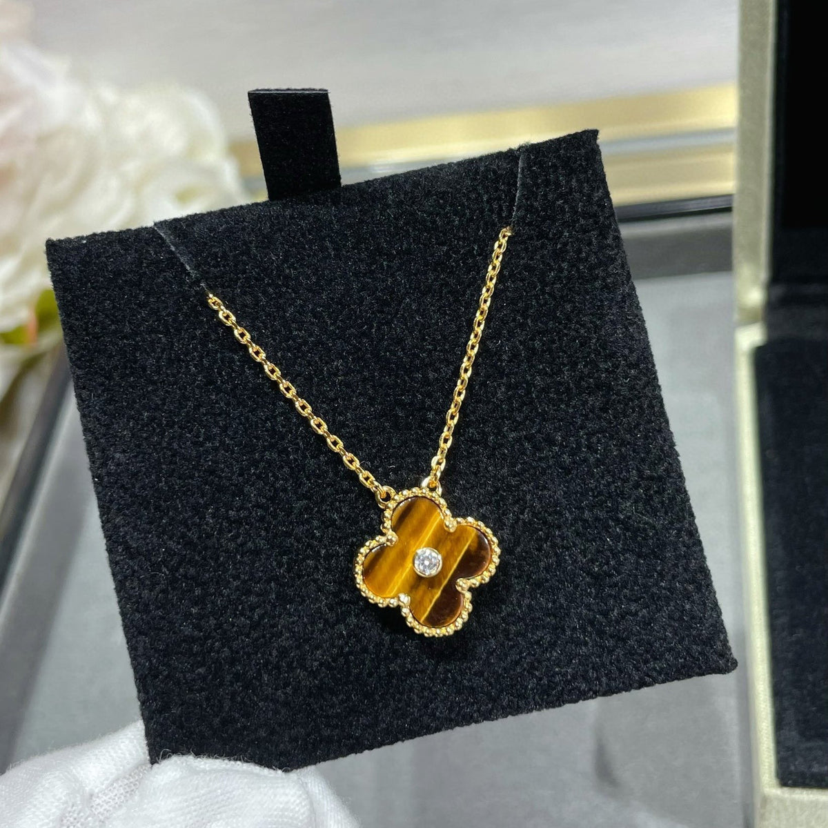 [Eterna Jewels]CLOVER 15MM DIAMOND AND YELLOW TIGER'S EYE AGATE necklace