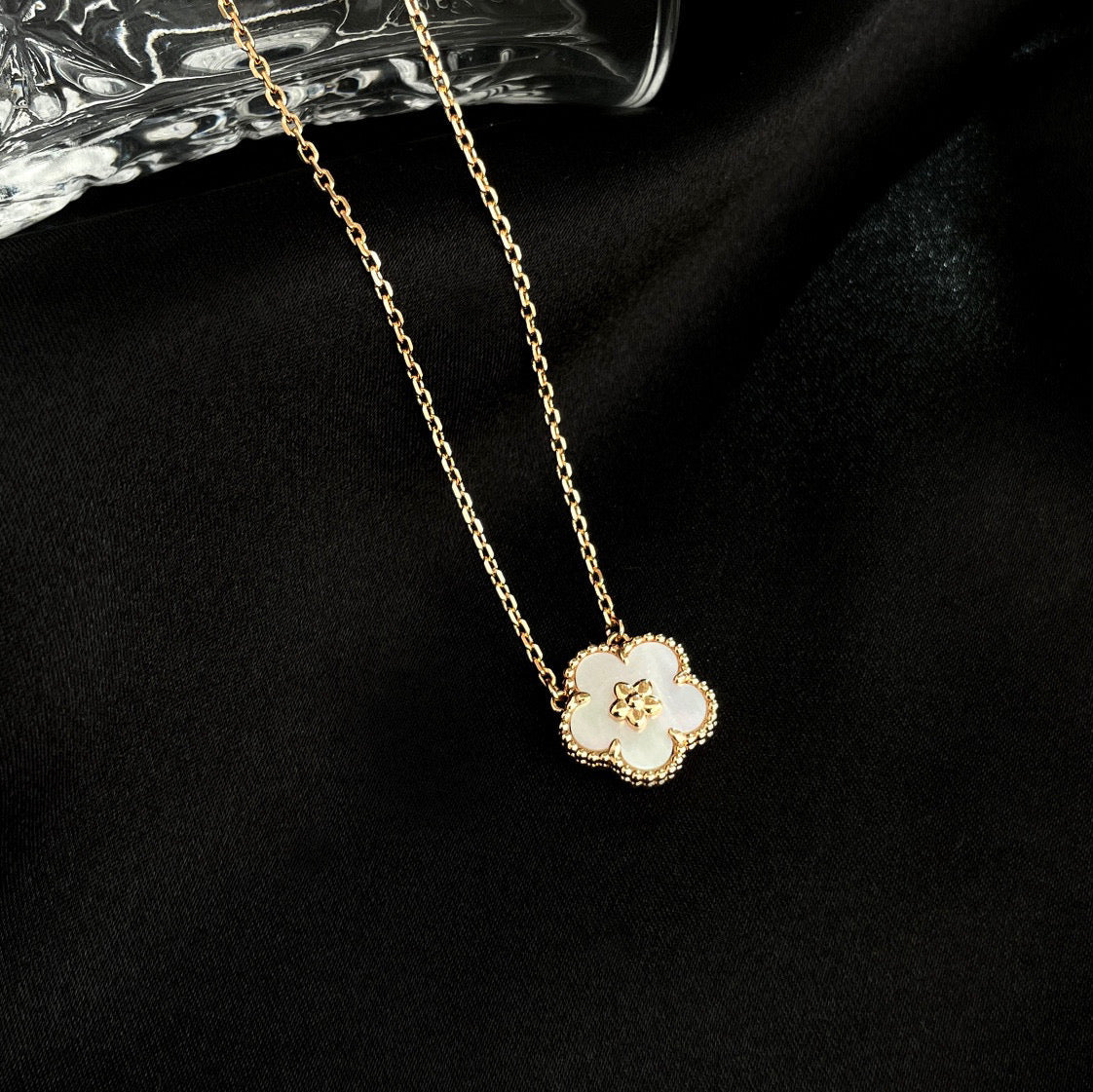 [Eterna Jewels]LUCKY  WHITE MOP  PLUM BLOSSOM NECKLACE