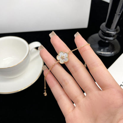 [Eterna Jewels]LUCKY  WHITE MOP  PLUM BLOSSOM NECKLACE