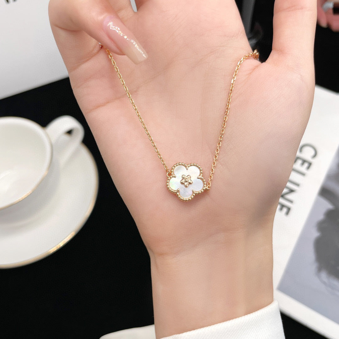 [Eterna Jewels]LUCKY  WHITE MOP  PLUM BLOSSOM NECKLACE