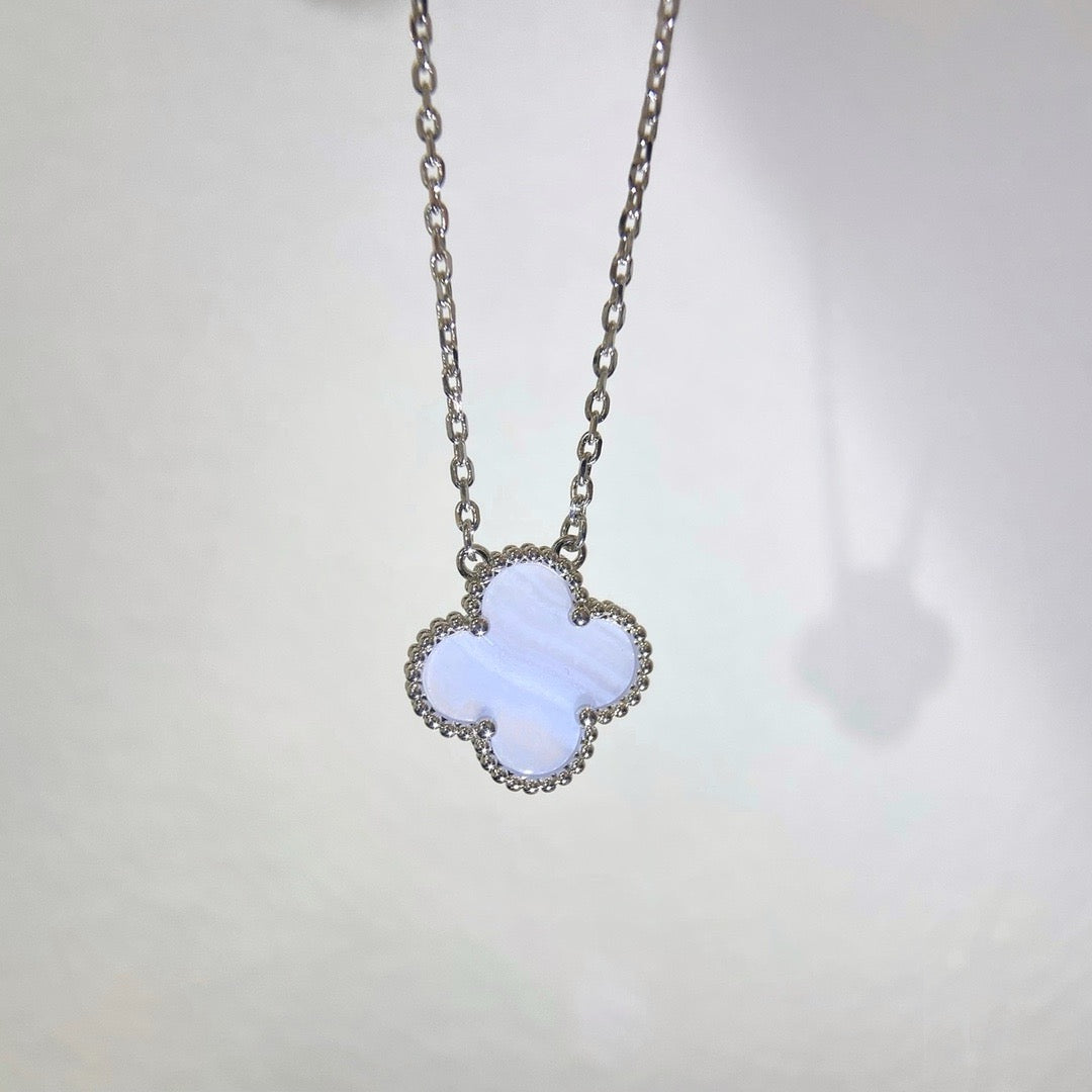[Eterna Jewels]CLOVER 15MM BLUE CHALCEDONY NECKLACE SILVER