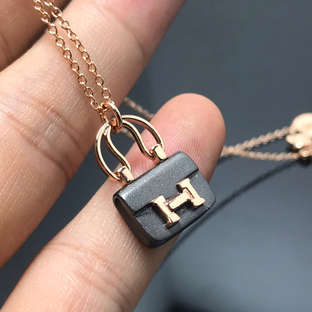 [Eterna Jewels]WOMEN'S HM AMULETTES CONSTANCE PENDANT NECKLACE