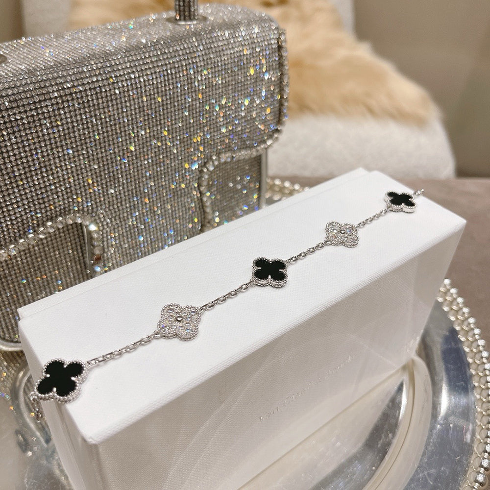 [Eterna Jewels] CLOVER 5 MOTIF ONYXS BRACELET COLLECTION