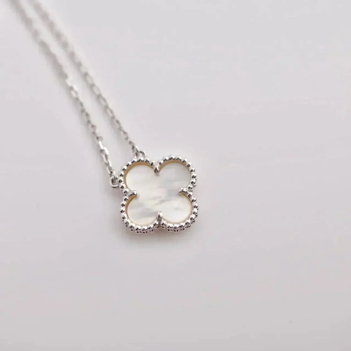 [Eterna Jewels]CLOVER  15MM WHITE MOTHER-OF-PEARL SILVER