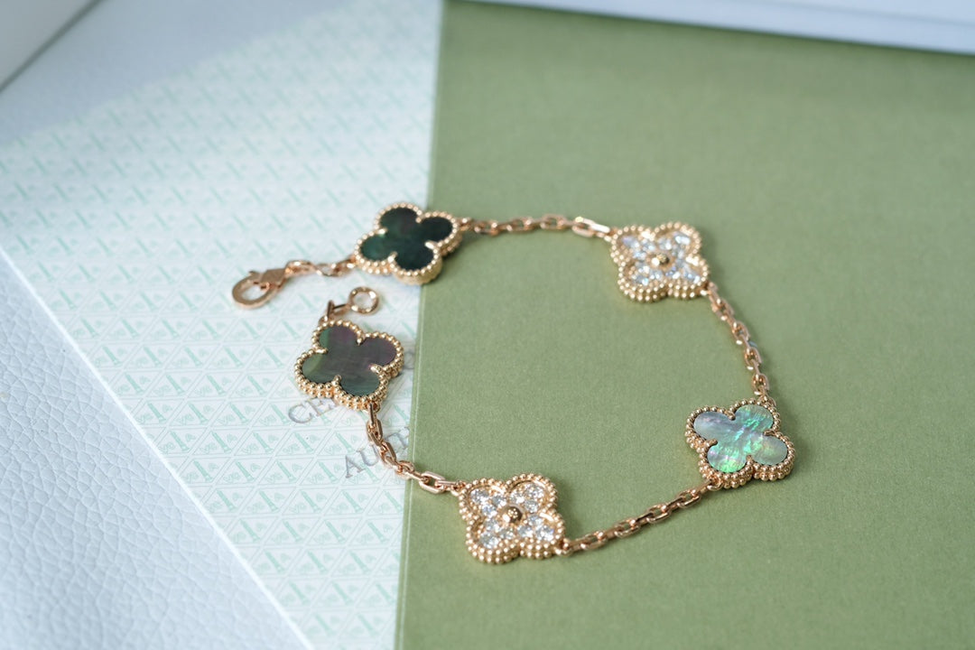 [Eterna Jewels] CLOVER 5 MOTIF GRAY MOP BRACELET COLLECTION