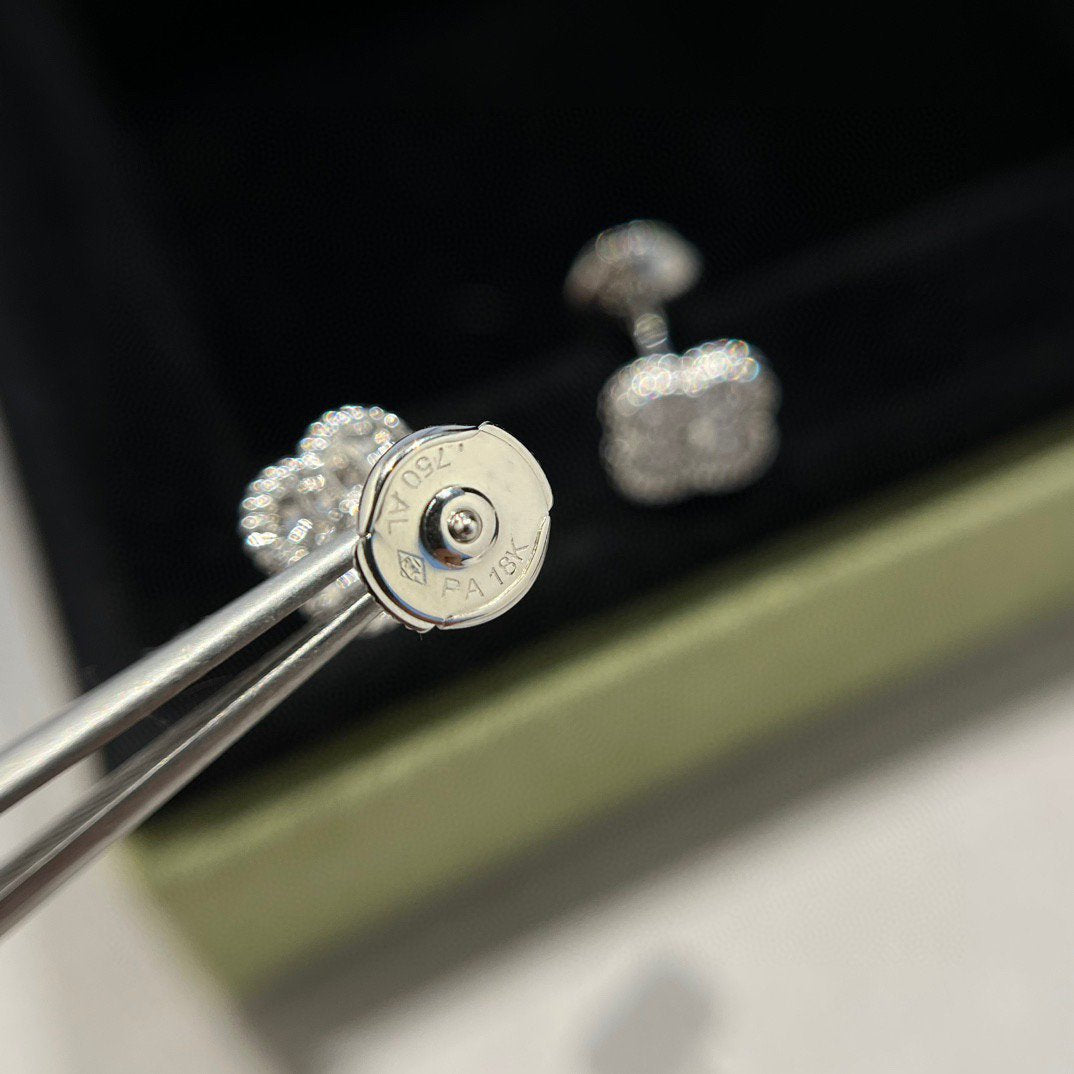 [Eterna Jewels]CLOVER MINI DIAMOND STUD EARRINGS