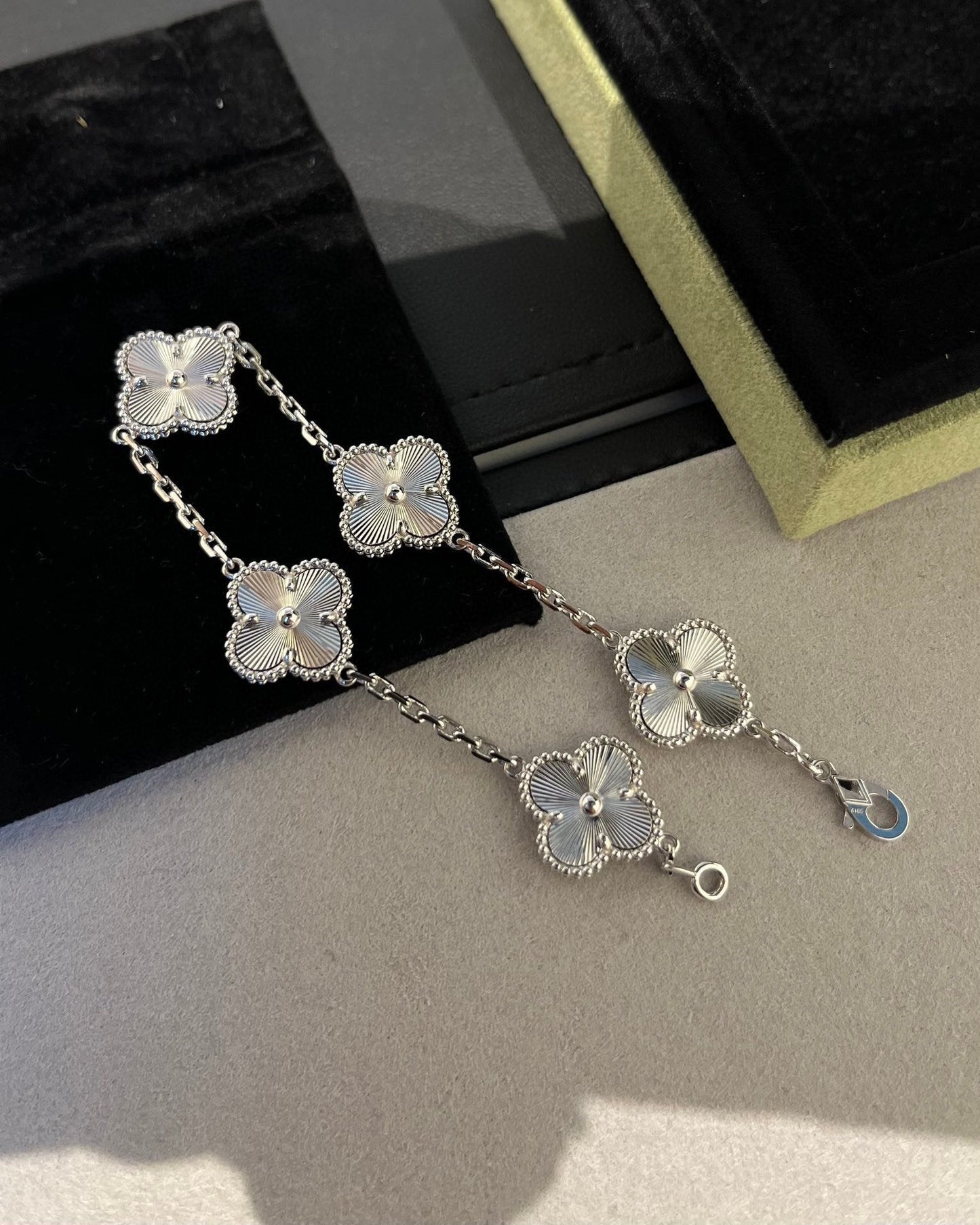 [Eterna Jewels] CLOVER 5 MOTIF LASER BRACELET COLLECTION